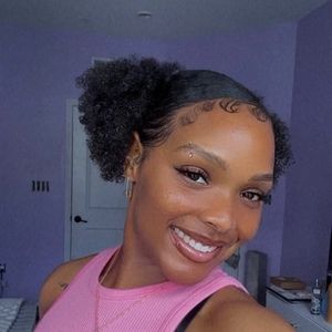 Meet your Posher, Jia